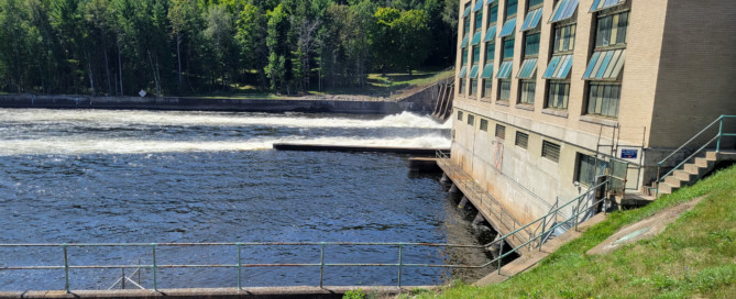 Water with dam