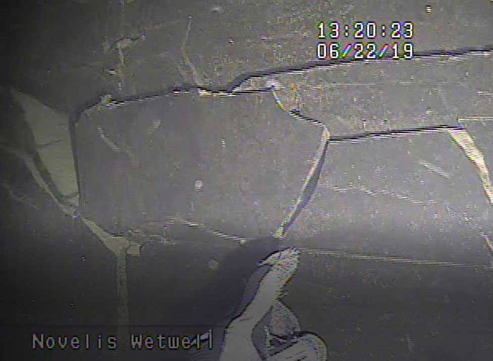 Novelis_wetwell_1 Loose and fractured rock on the northeast wall near the tunnel entrance